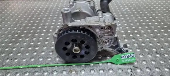 Volkswagen Golf VII Oil pump S27698810 04L145208K 04L115263B