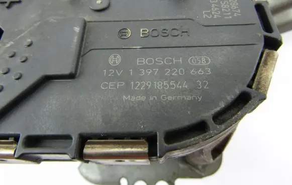 Volkswagen Golf VI Wiper motor 5G1955119A