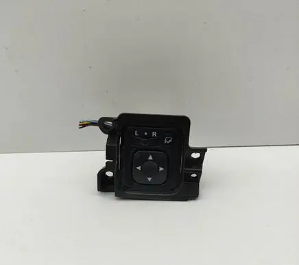 Mitsubishi L200 Wing mirror switch MR417977
