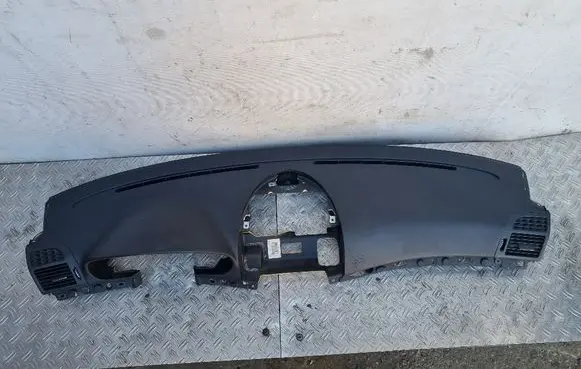 Mercedes-Benz E W211 Dashboard A2116800687