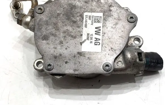 Audi A8 S8 D4 4H Vacuum pump 07L145100F