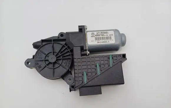 Skoda Fabia Mk1 (6Y) Front door window regulator motor 6Y1959801