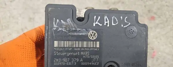 Volkswagen Caddy ABS Pump 2K0907379A 00009496E2