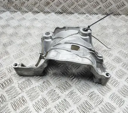 Volvo XC90 Generator/alternator bracket 31480101