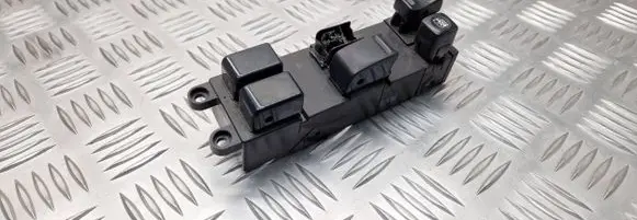 Nissan King Cab, Navara Electric window control switch