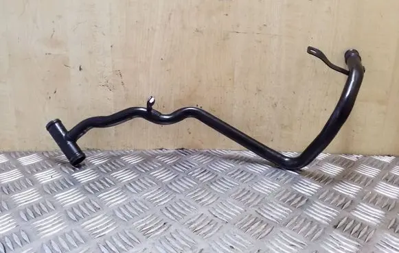 Volkswagen PASSAT B8 Engine coolant pipe/hose 04L121065BH