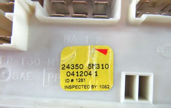 Nissan Almera N16 Fuse module 243505M310