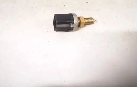 Volkswagen Golf V Brake pedal sensor switch