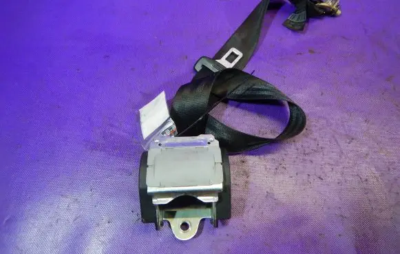 Audi A4 S4 B6 8E 8H Front seatbelt 8E5857805D