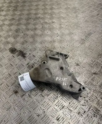 Volkswagen PASSAT B6 Bracket in trunk/boot 