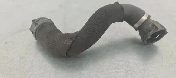 Coolant pipe/hose