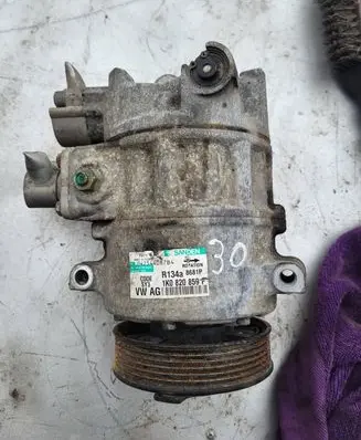 Volkswagen PASSAT B6 Air conditioning (A/C) compressor (pump) 1K0820859F