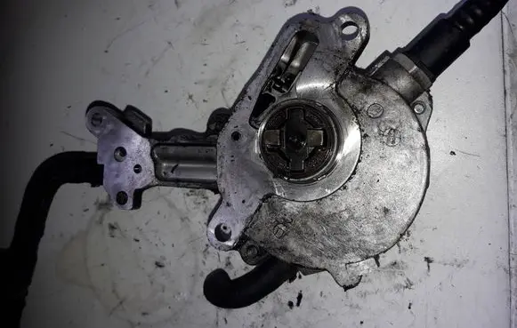 Audi A3 S3 8L Fuel injection high pressure pump