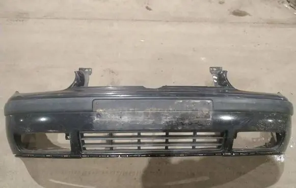 Volkswagen Golf IV Front bumper juodas