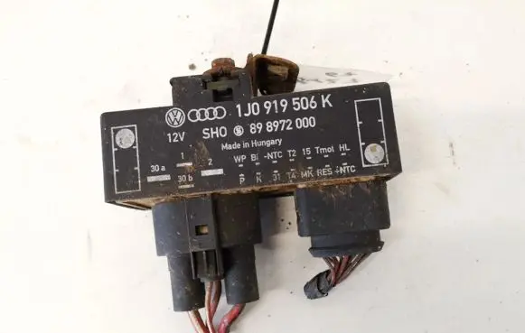 Audi A3 S3 8L Coolant fan relay 1j0919506k 898972000