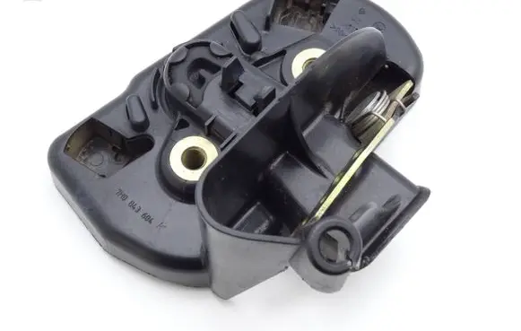 Volkswagen Caddy Sliding door lock 7H0843604