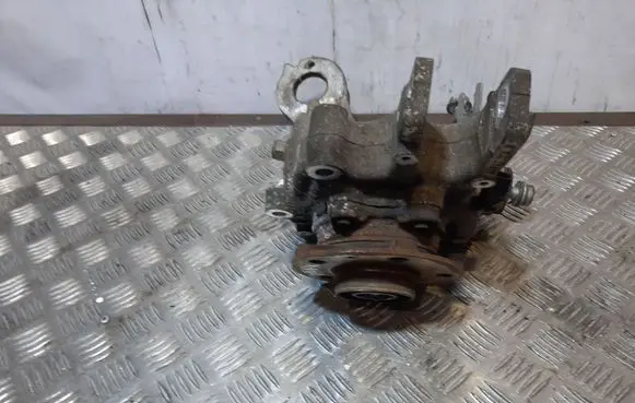 Audi A7 S7 4G Rear wheel hub 8R0505435C