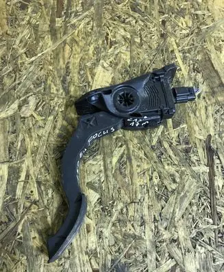 Ford Focus Accelerator throttle pedal