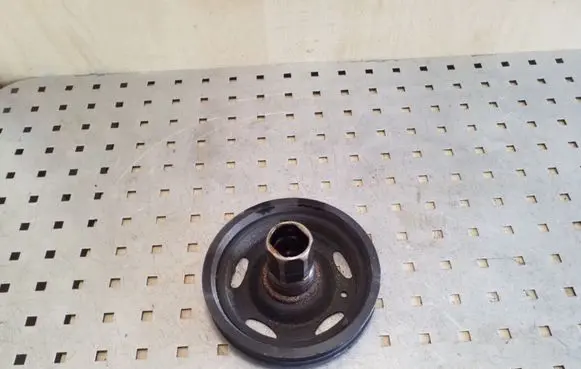Opel Astra J Crankshaft pulley 55574771 722554909