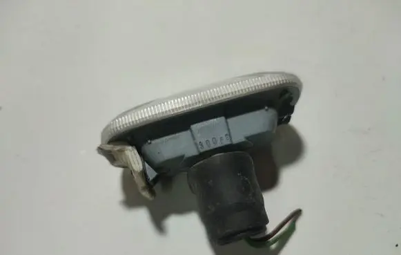 Audi A6 S6 C6 4F Front fender indicator light 