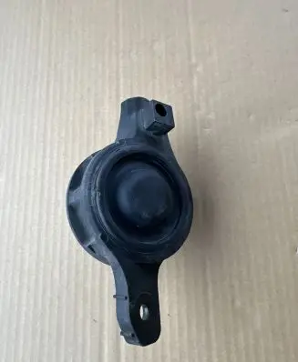Subaru BRZ Engine mount bracket 41022CA010 41022FJ020