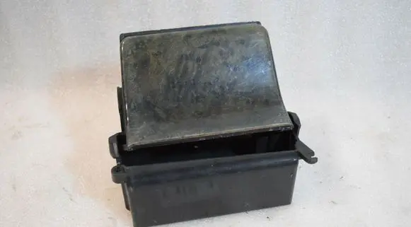 Mercedes-Benz E W210 Ashtray (front) E9300411D1