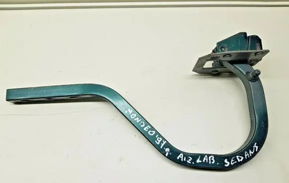 Ford Mondeo MK II Tailgate/trunk/boot hinge 93BBF42700AG