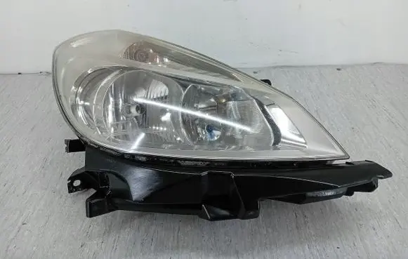 Renault Clio III Headlight/headlamp 820045982389900158