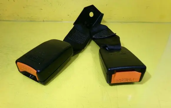 Nissan Primera Rear seatbelt buckle 888622F010