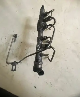 Fuel main line pipe