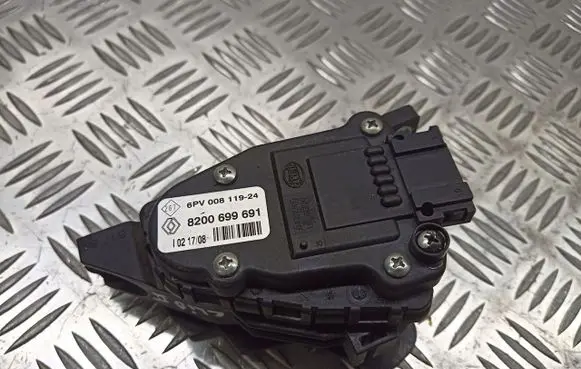 Renault Clio II Accelerator pedal position sensor 8200699691