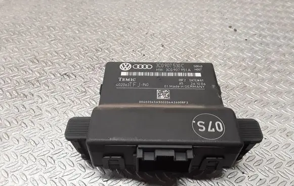 Volkswagen PASSAT B6 Gateway control module 3C0907530C 402063 3C0907951A