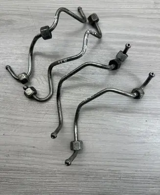 Citroen C5 Fuel injector supply line/pipe 