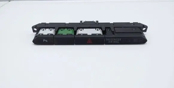 Volkswagen PASSAT B8 Hazard light switch 3G0927132H