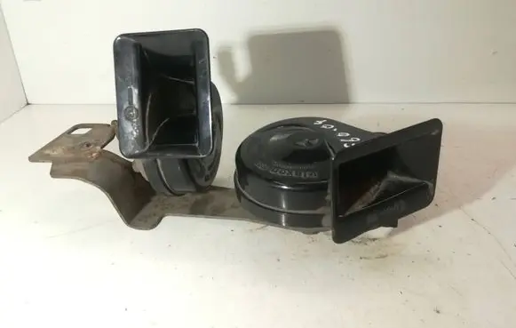 BMW 5 E60 E61 Horn signal 6935988