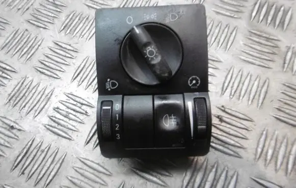 Opel Corsa C Headlight level adjustment motor 9116612