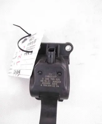 Mercedes-Benz Sprinter W906 Accelerator throttle pedal A9063000304 0280755025