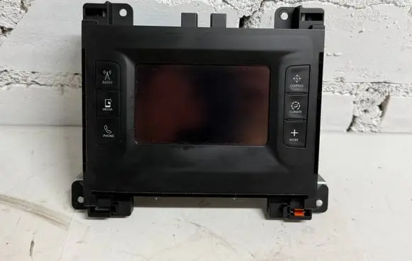 Dodge Challenger Radio/CD/DVD/GPS head unit 68212745AF
