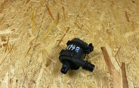BMW 7 G11 G12 Electric auxiliary coolant/water pump 8482744