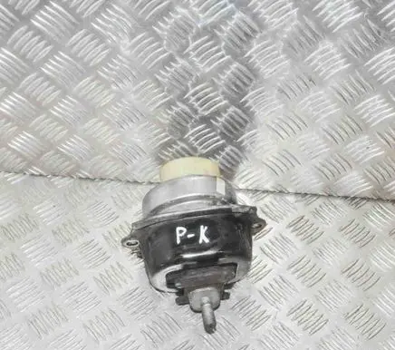 Engine mount bracket