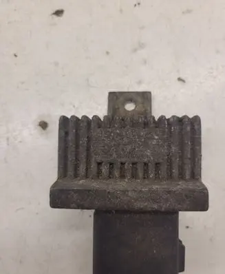 Renault Scenic I Glow plug pre-heat relay 7700115078