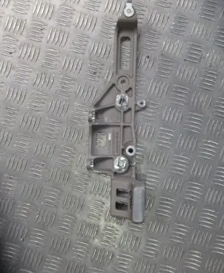 Mercedes-Benz AMG GT 4 x290 w290 Engine mount bracket A1777235500