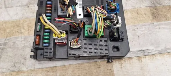 Peugeot 207 Comfort/convenience module 9663798380