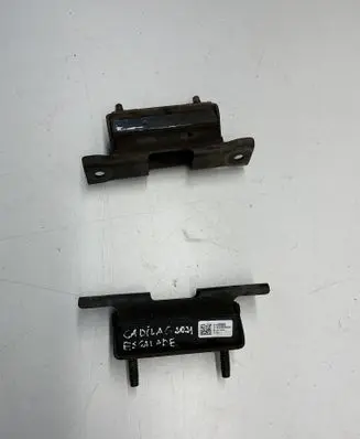 Cadillac Escalade IV Gearbox mount 84460900 2610600000000X