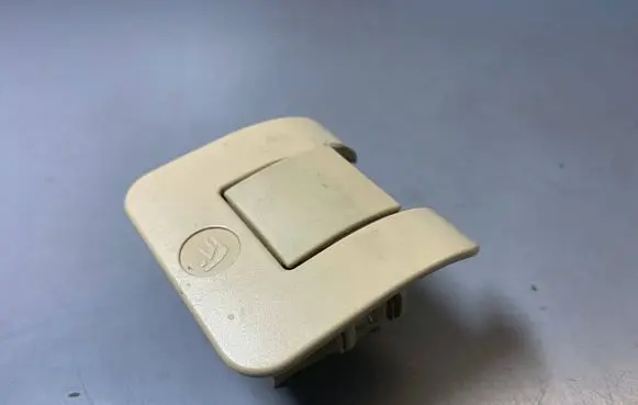 BMW 5 E60 E61 ISOFIX cover 7065051 11827210 52207022213