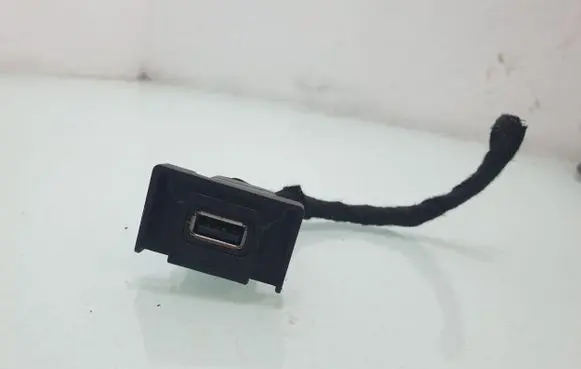 USB socket connector