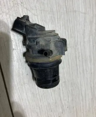Toyota Hilux (AN10, AN20, AN30) Windscreen/windshield washer pump 85330-71010