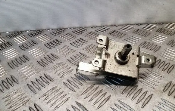 Loading door lock