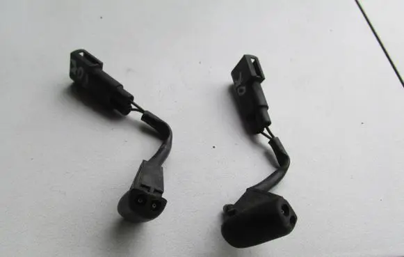 Ford Kuga I Windshield washer spray nozzle 