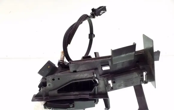 Ford C-MAX II Rear door lock AM5AR26413CB AM51R264A27FD